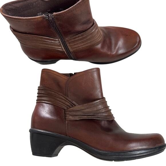 Clarks Bendables Women’s Brown Leather Ankle Boots - Picture 1 of 6